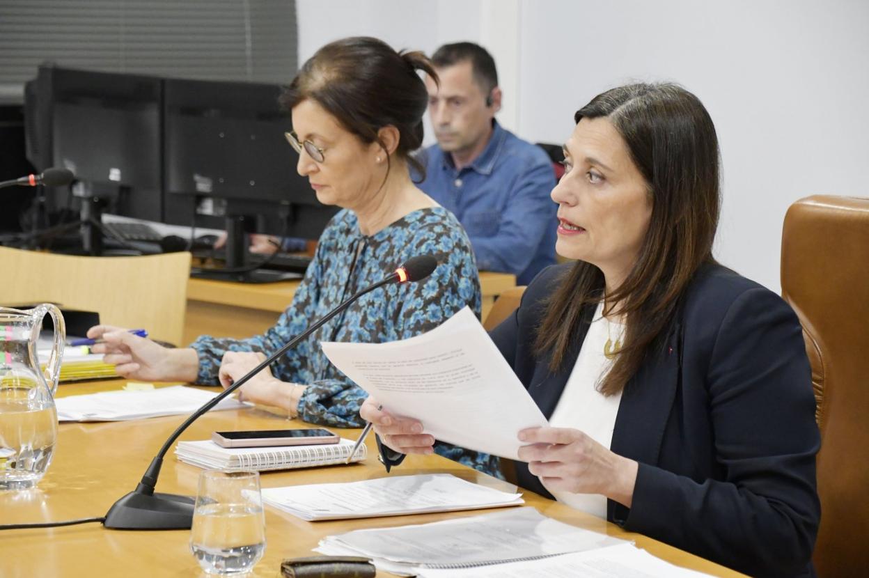 La alcaldesa, Yasmina Triguero, durante la sesión plenaria. 