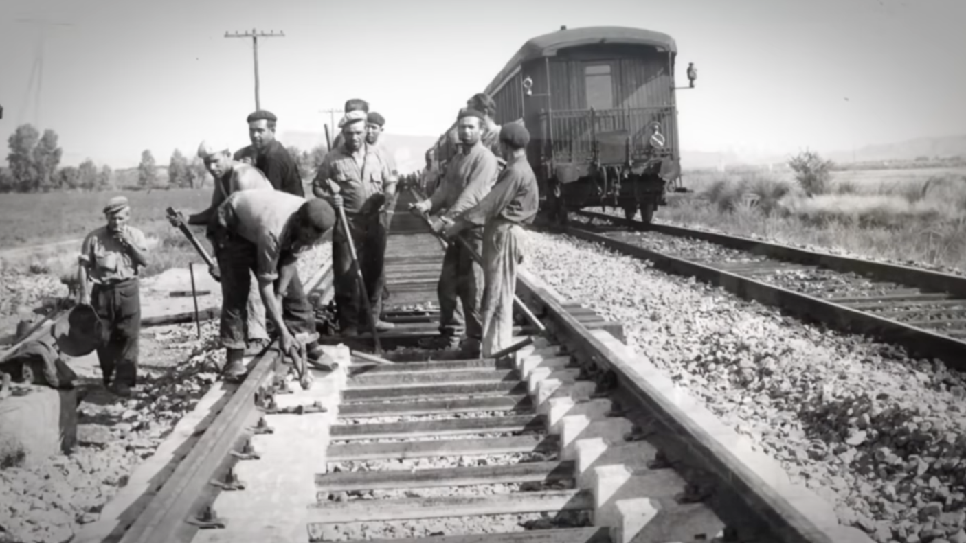 Primeros trabajos de la empresa, fruto de un contrato con Renfe.