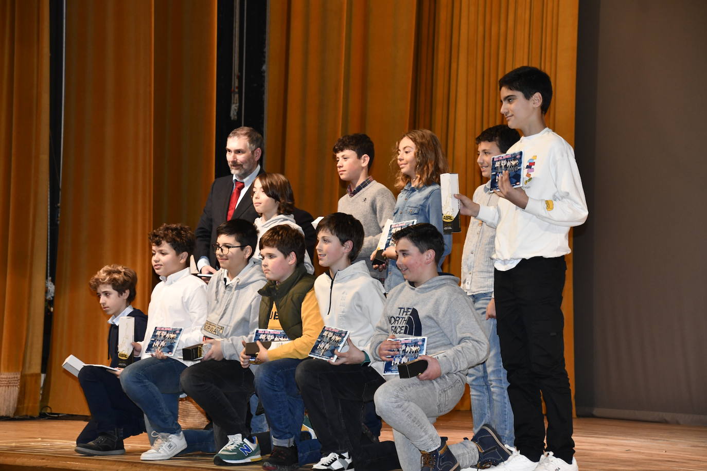 Fotos: La Gala del Deporte del Colegio San Fernando de Avilés reconoce los logros