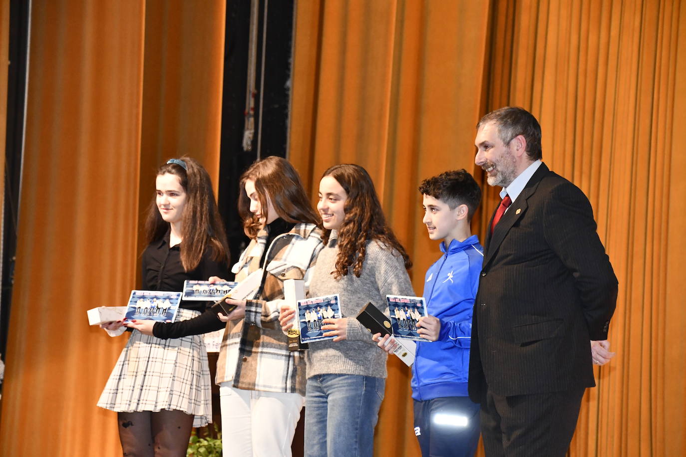 Fotos: La Gala del Deporte del Colegio San Fernando de Avilés reconoce los logros