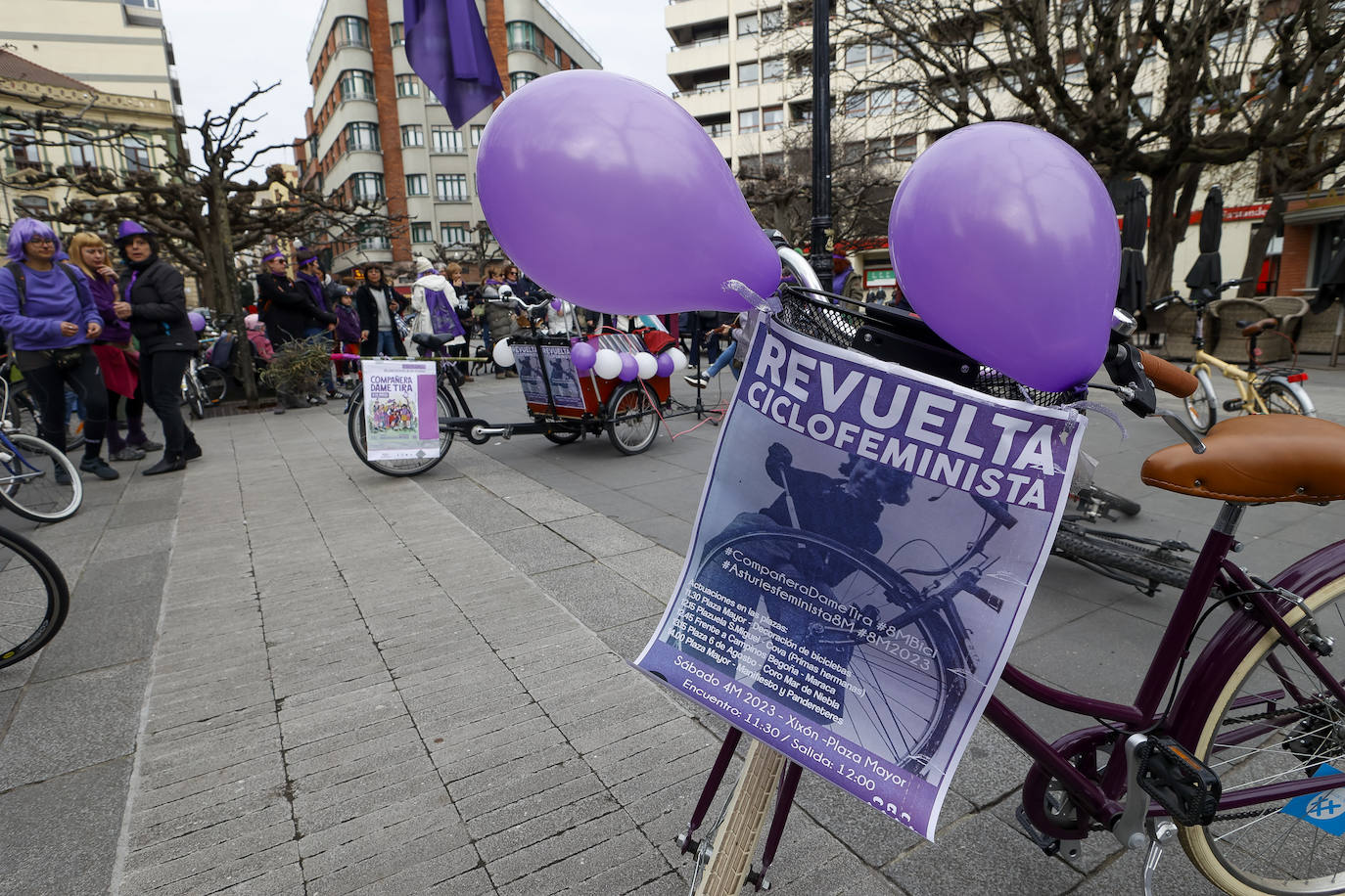 Fotos: El 8M se adelanta en Gijón con la Revuelta Ciclofeminista