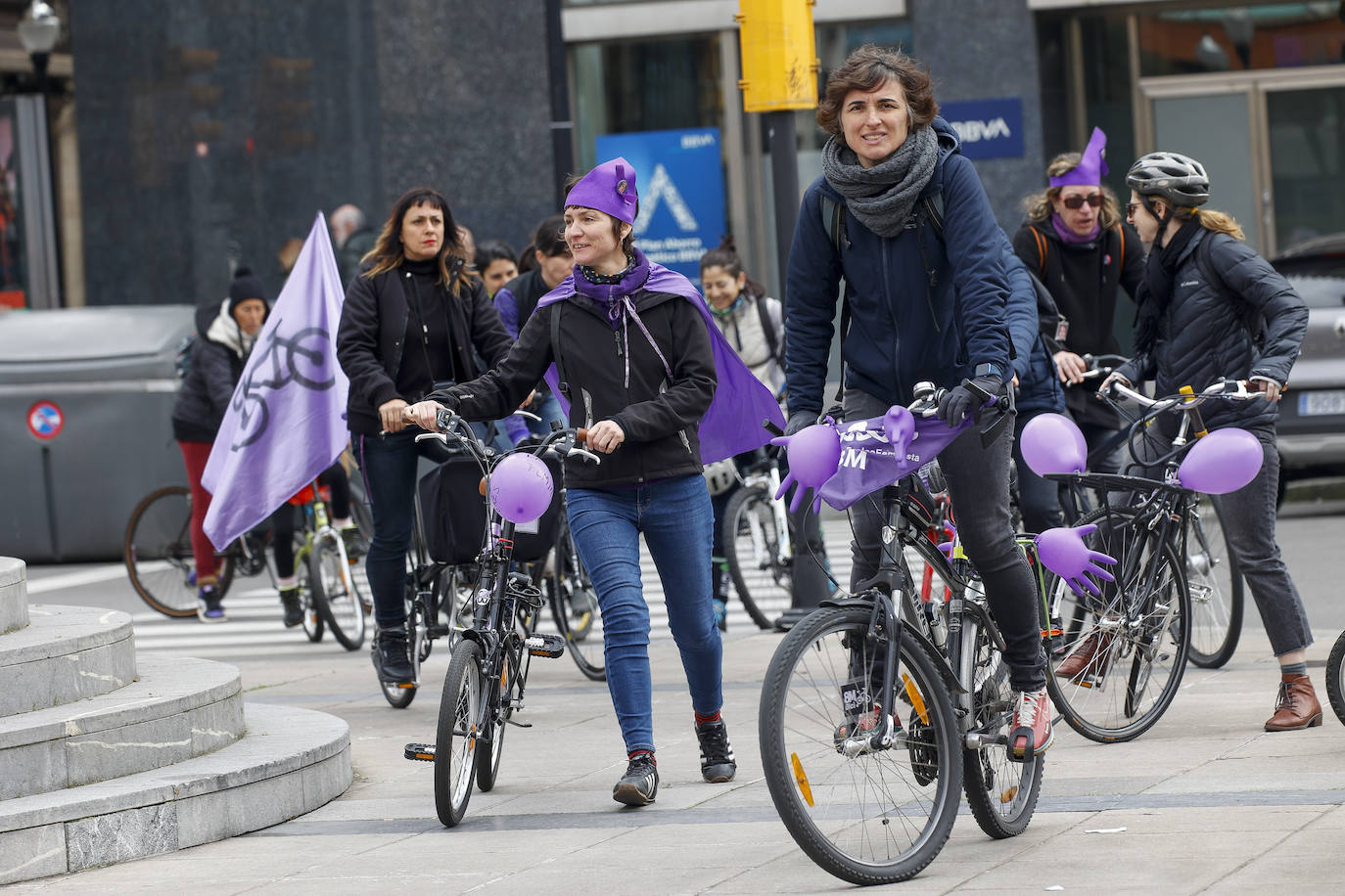 Fotos: El 8M se adelanta en Gijón con la Revuelta Ciclofeminista