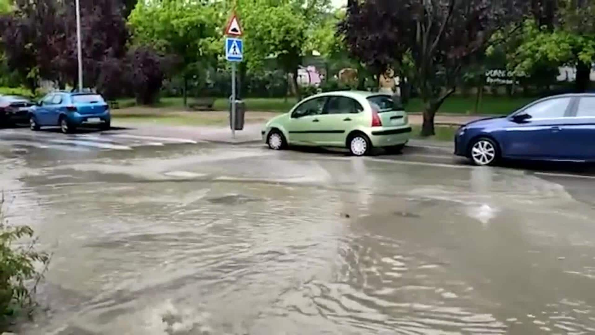 La Lluvia En Madrid Provoca Alteraciones En Barajas Líneas De Metro Y Obliga A Cerrar La A 2 2899