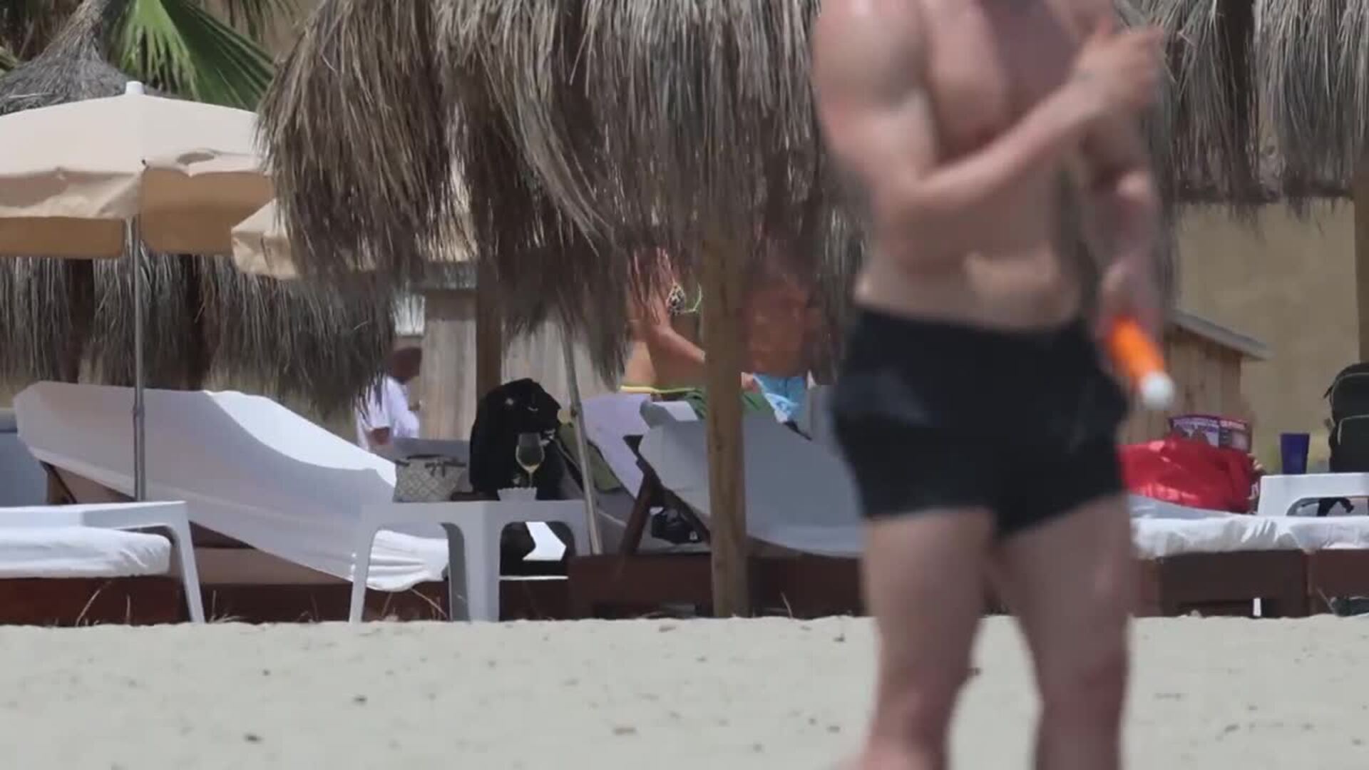 Marta Castro y Rodri Fuertes derrochan pasión en Ibiza