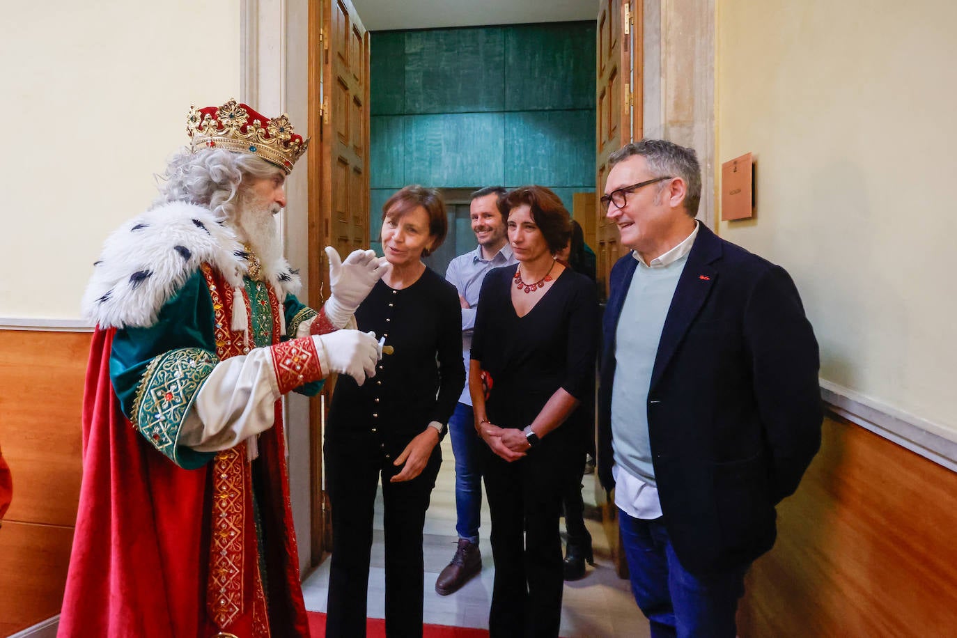 Desembarco de ilusión en Gijón con la llegada de los Reyes Magos