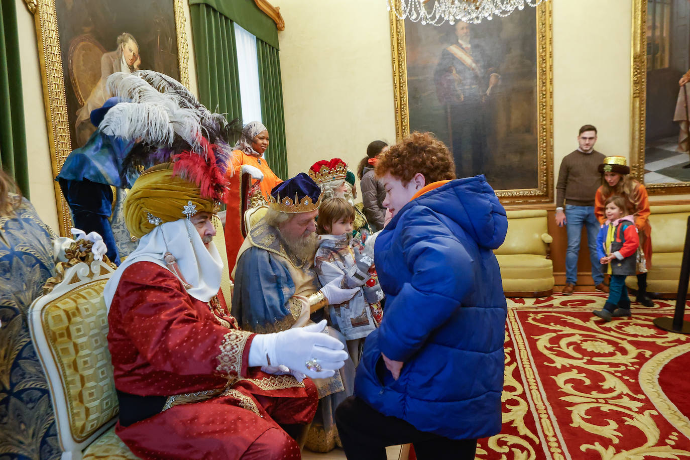 Desembarco de ilusión en Gijón con la llegada de los Reyes Magos