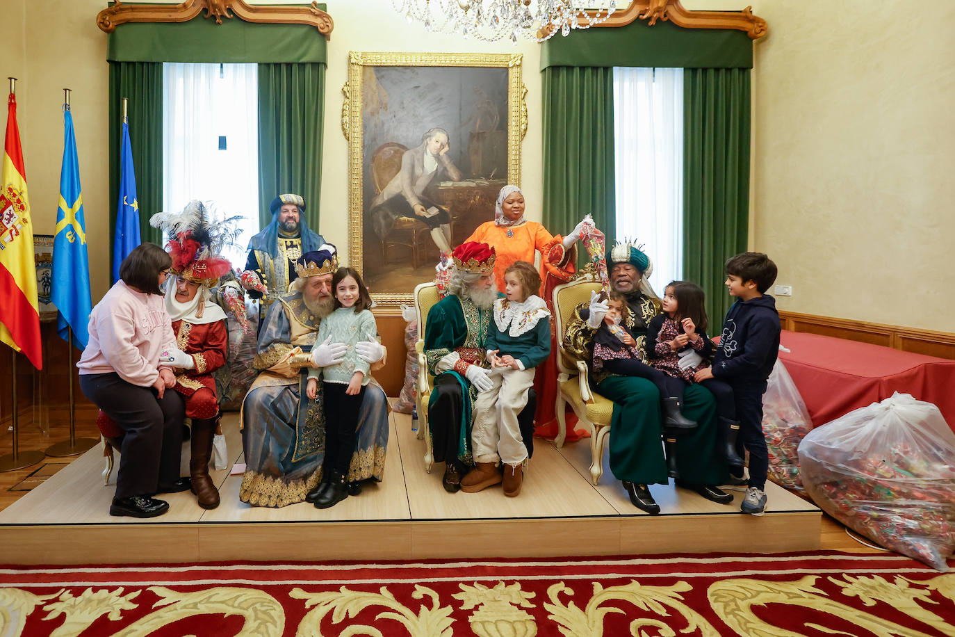 Desembarco de ilusión en Gijón con la llegada de los Reyes Magos
