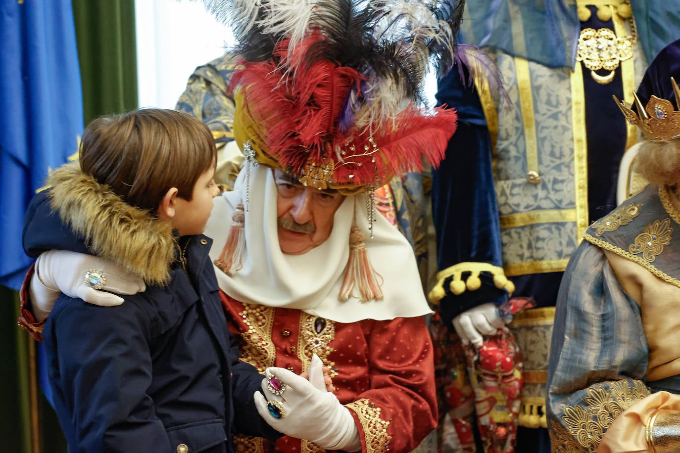 Desembarco de ilusión en Gijón con la llegada de los Reyes Magos