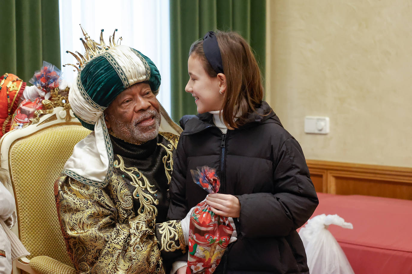 Desembarco de ilusión en Gijón con la llegada de los Reyes Magos