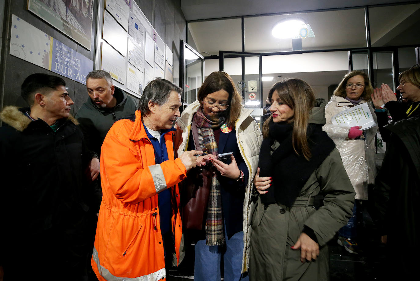 La cabalgata llena de magia e ilusión las calles de Oviedo