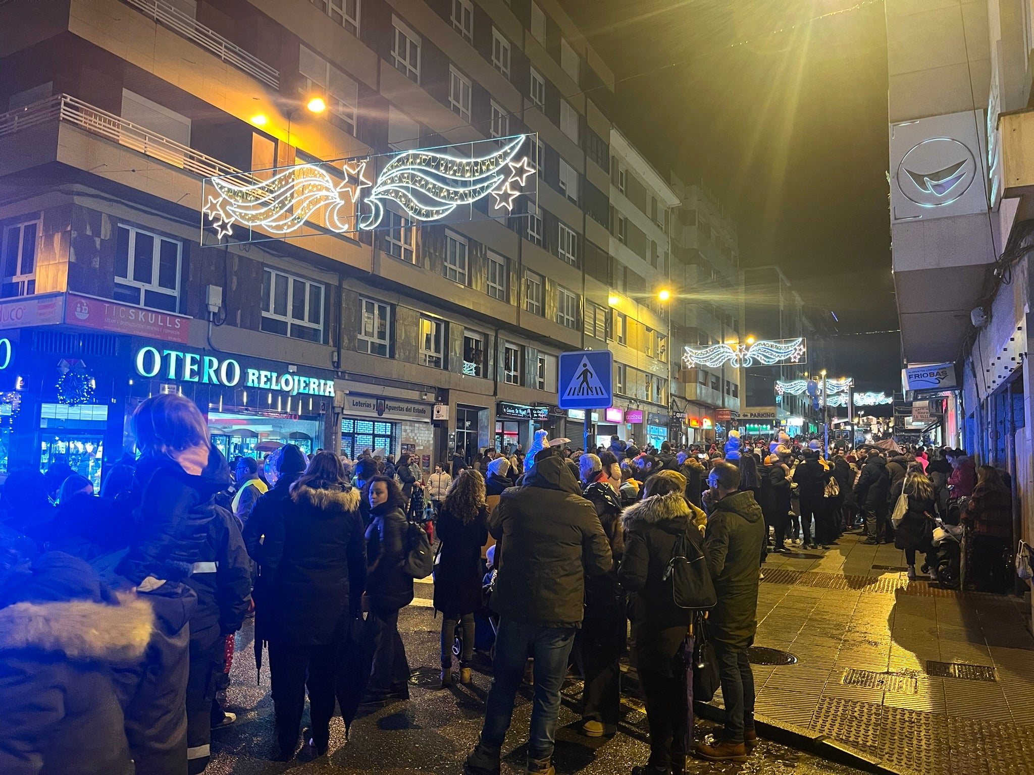 La Pola se rinde a Melchor, Gaspar y Baltasar con una colorida cabalgata