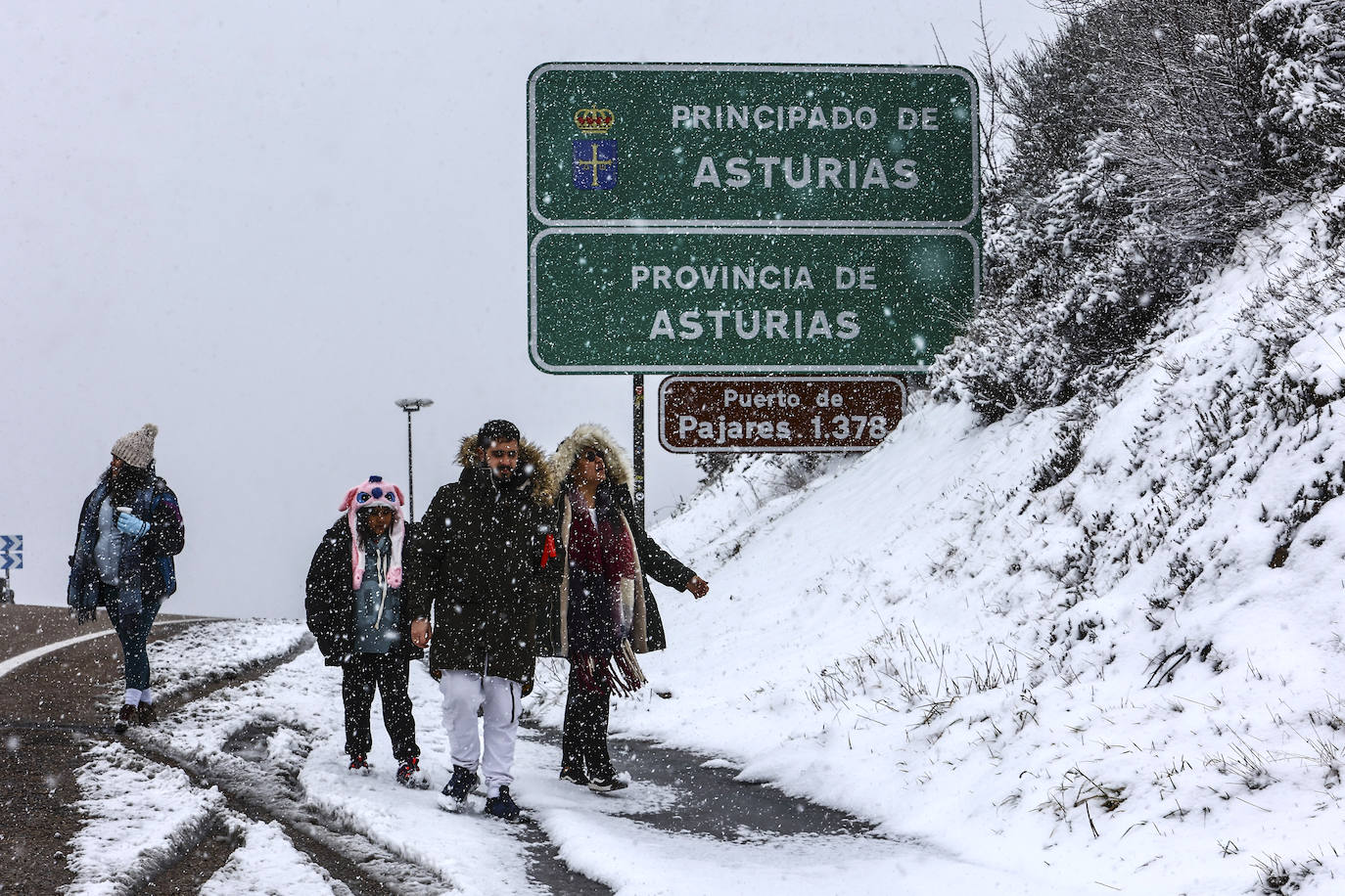 El temporal deja la primera nevada del año en Asturias