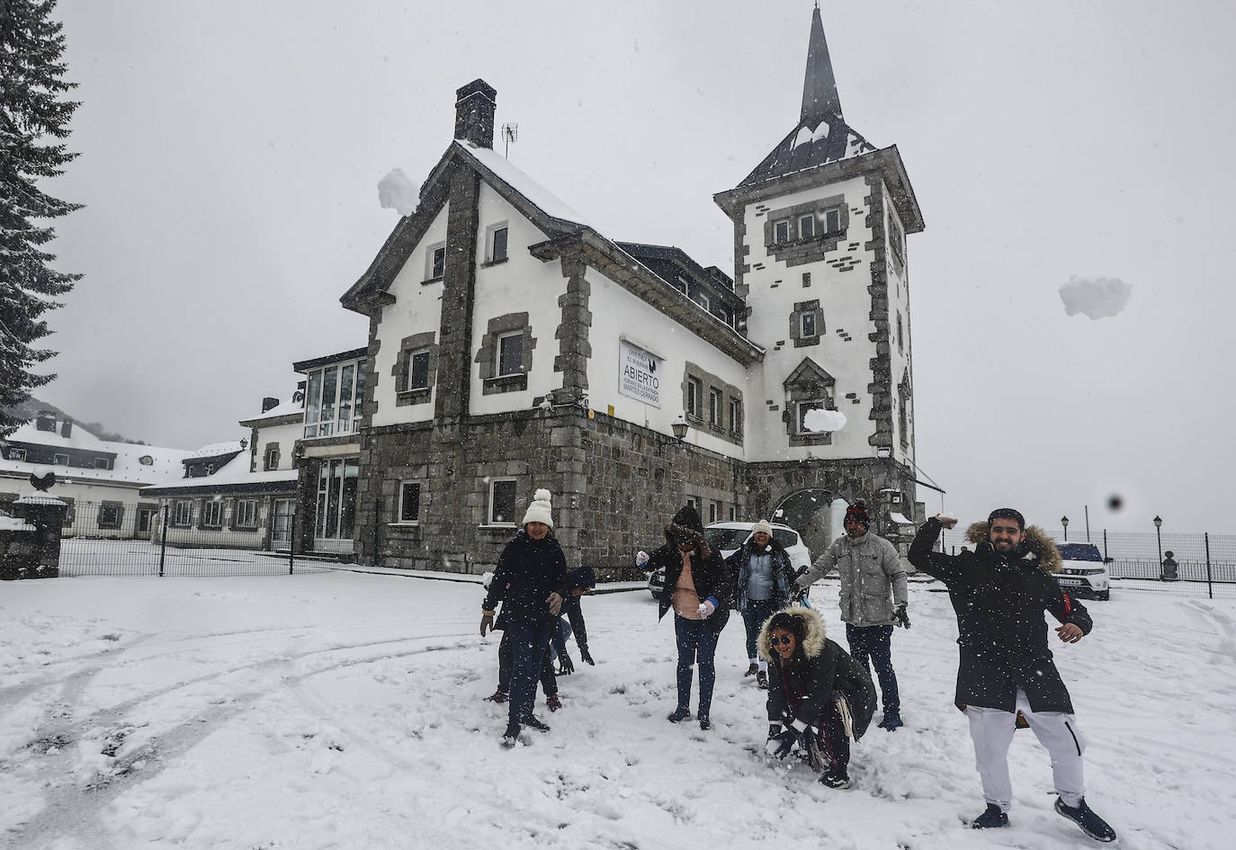 El temporal deja la primera nevada del año en Asturias