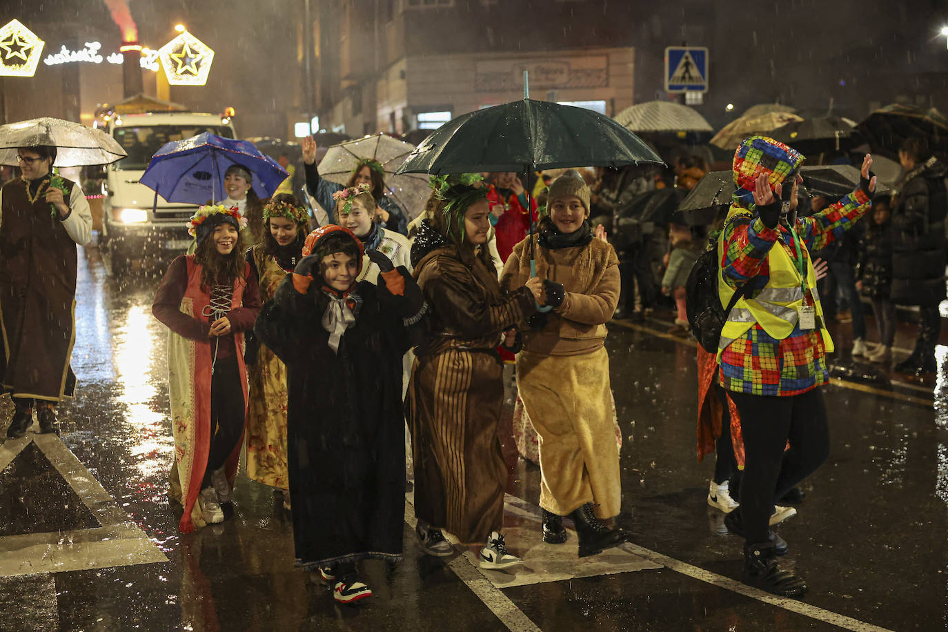 Lugones recibe a los Reyes Magos con los brazos abiertos