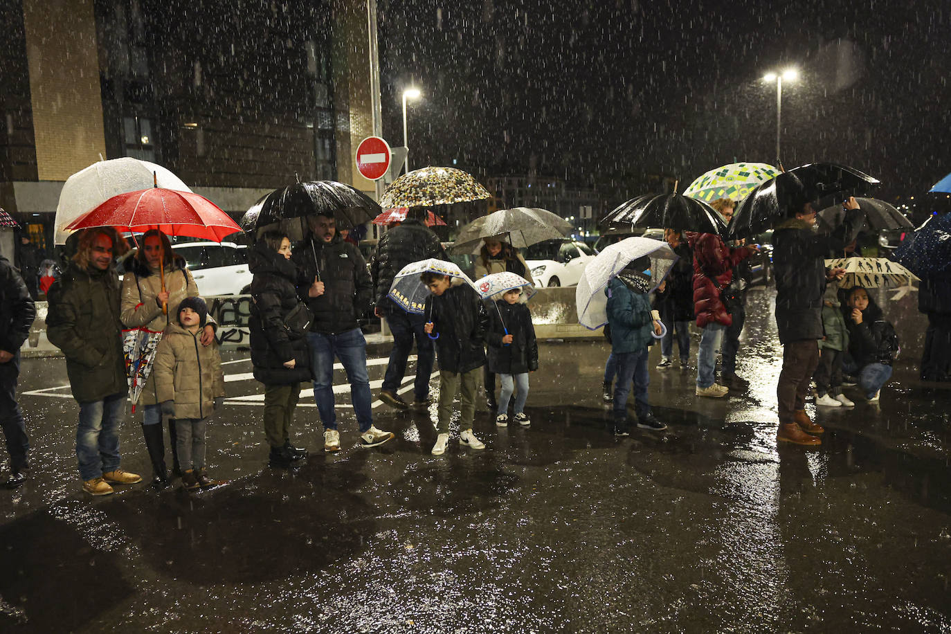 Lugones recibe a los Reyes Magos con los brazos abiertos