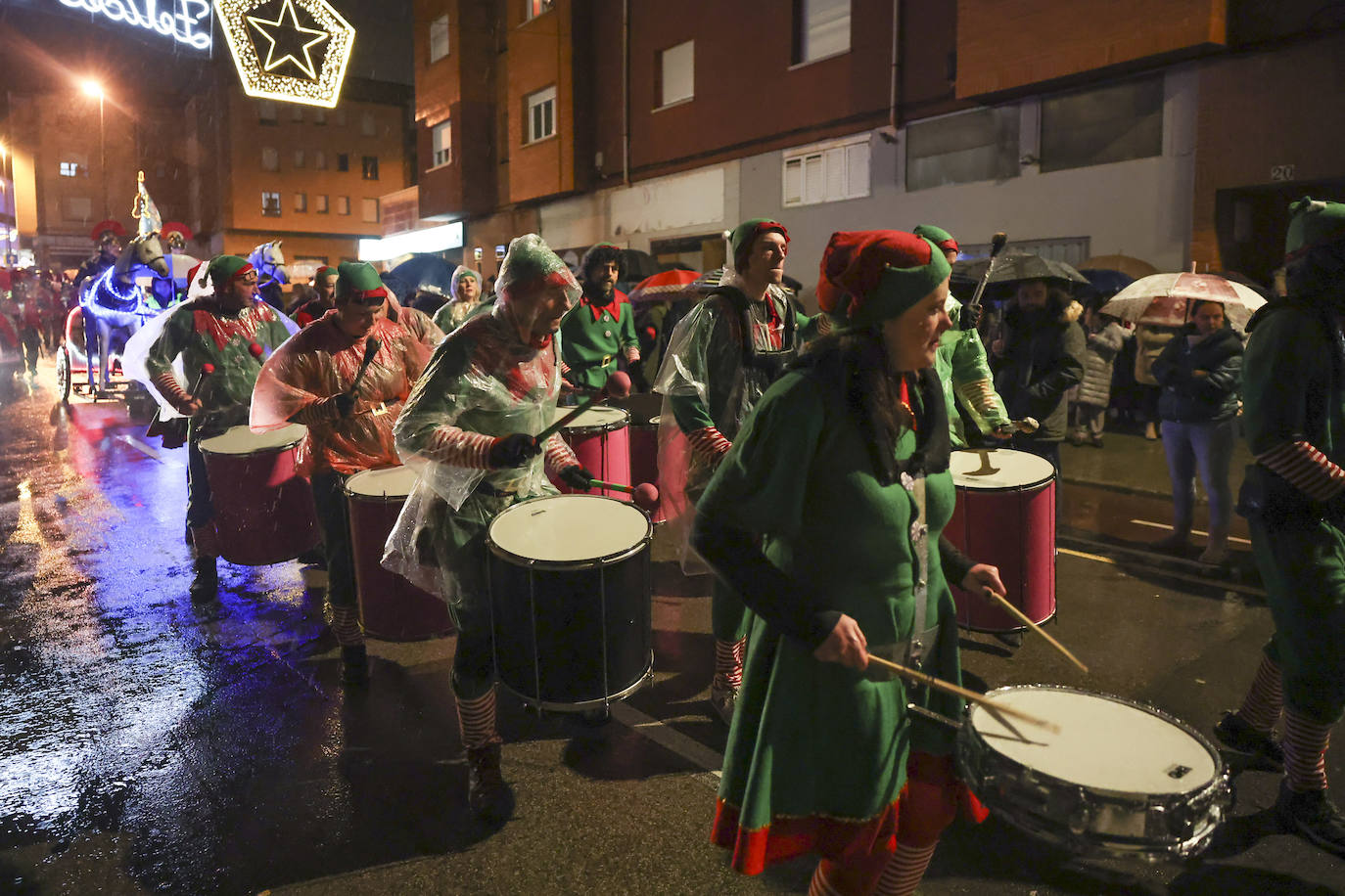 Lugones recibe a los Reyes Magos con los brazos abiertos