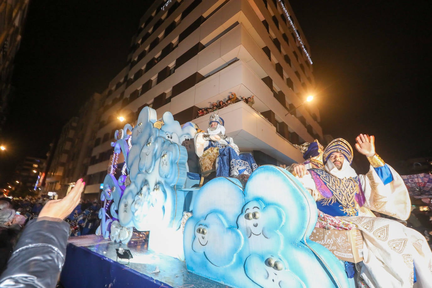 Todas las fotos de la cabalgata de los Reyes Magos en Avilés