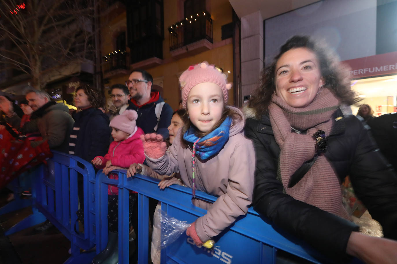 Todas las fotos de la cabalgata de los Reyes Magos en Avilés