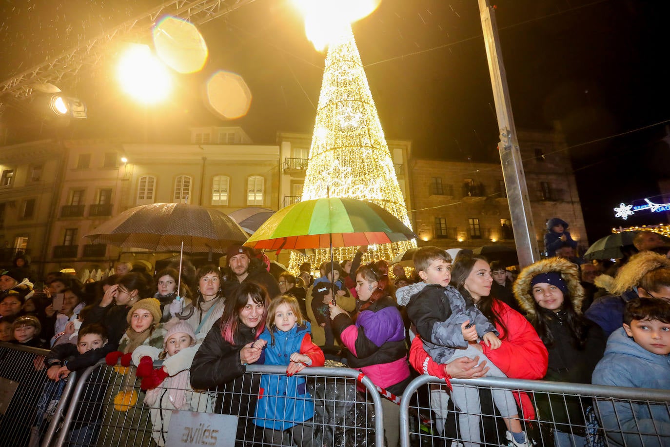 Todas las fotos de la cabalgata de los Reyes Magos en Avilés