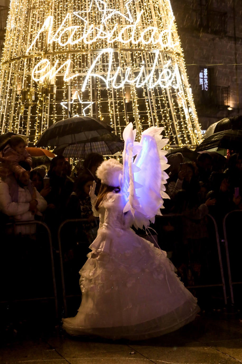 Todas las fotos de la cabalgata de los Reyes Magos en Avilés