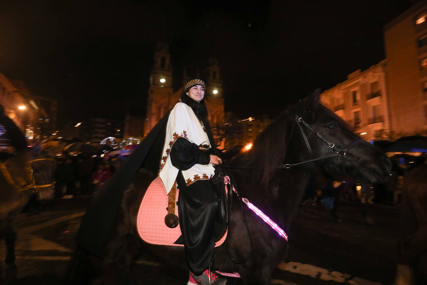 Todas las fotos de la cabalgata de los Reyes Magos en Avilés