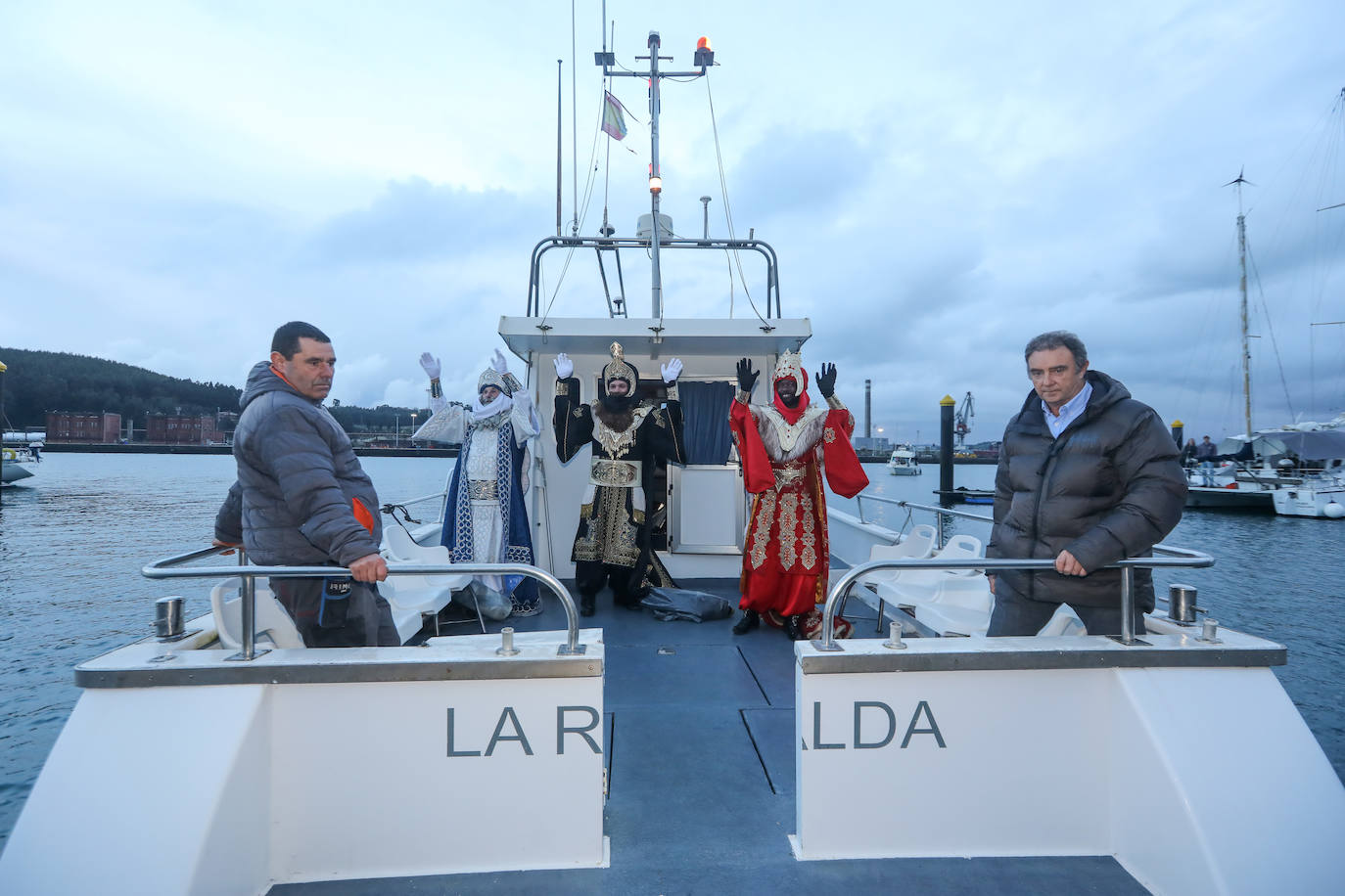 Todas las fotos de la cabalgata de los Reyes Magos en Avilés