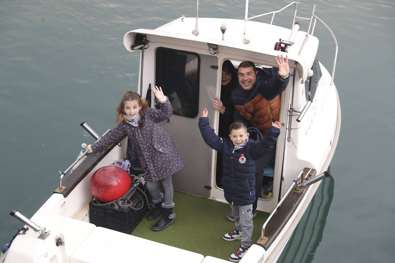 Desembarco de ilusión en Gijón con la llegada de los Reyes Magos