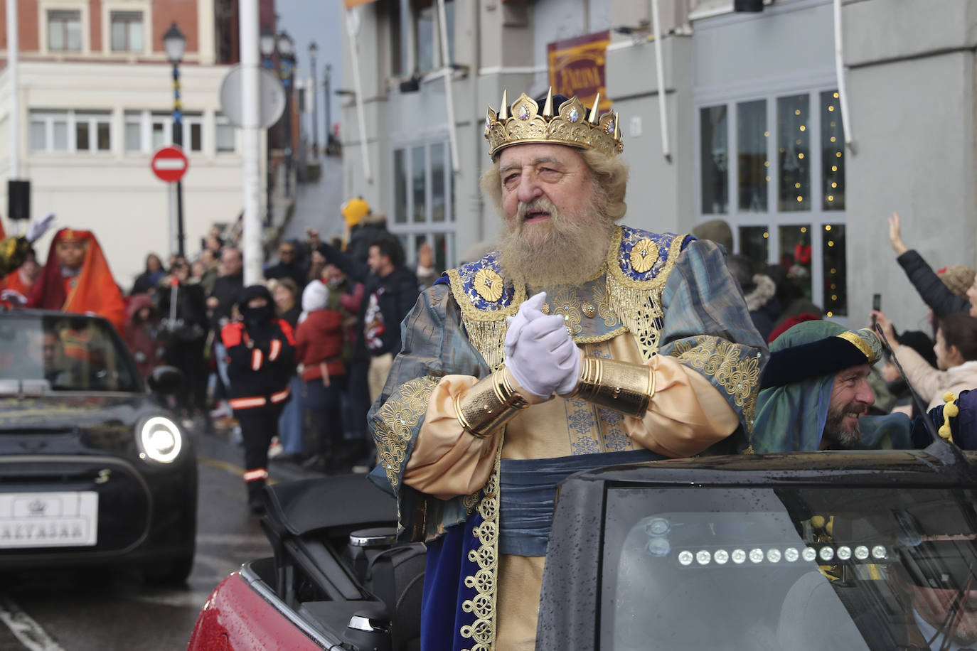 Desembarco de ilusión en Gijón con la llegada de los Reyes Magos