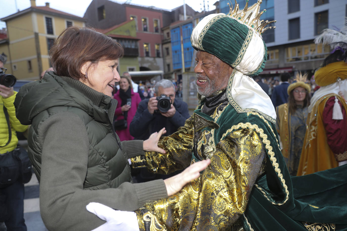 Desembarco de ilusión en Gijón con la llegada de los Reyes Magos