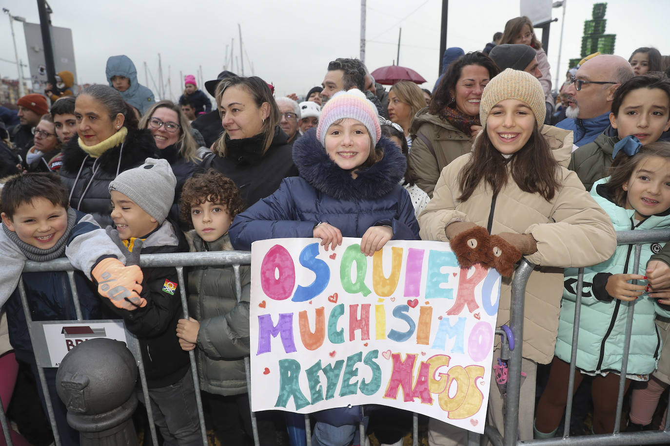 Desembarco de ilusión en Gijón con la llegada de los Reyes Magos
