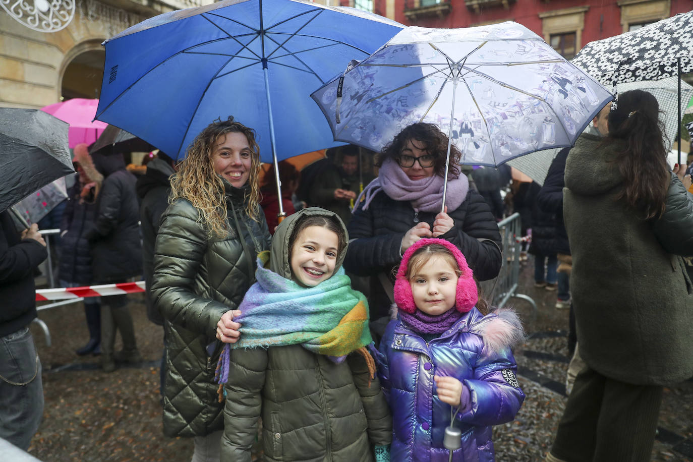 Desembarco de ilusión en Gijón con la llegada de los Reyes Magos