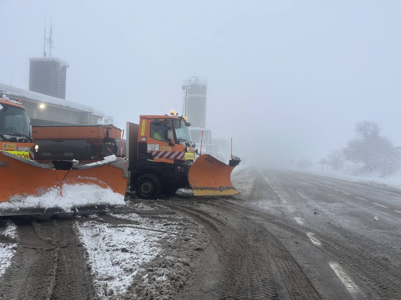 Alerta de frío en Asturias: un manto de nieve cubre el paisaje asturiano