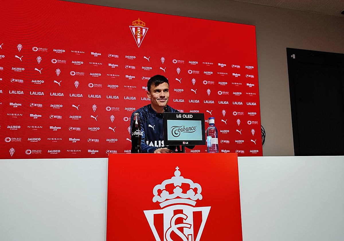 Roque Mesa, en rueda de prensa.