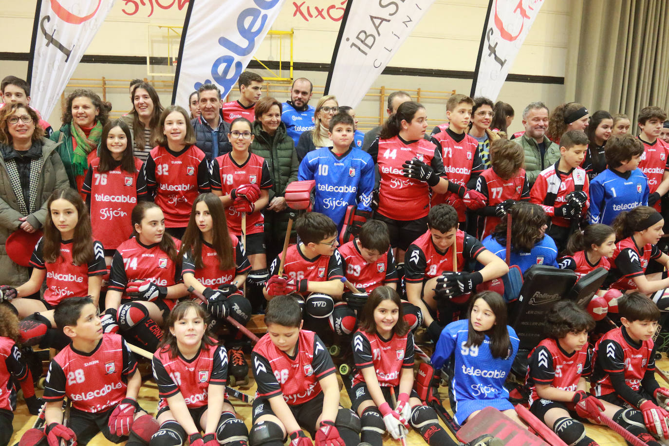 Así ha sido la presentación de equipos del Telecable en el pabellón Mata-Jove