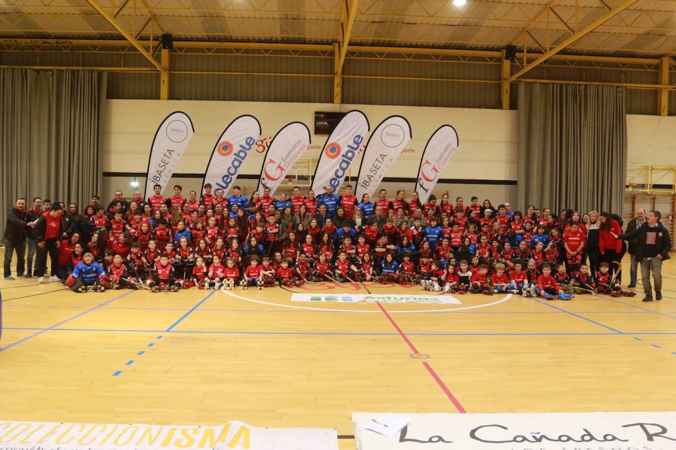 Así ha sido la presentación de equipos del Telecable en el pabellón Mata-Jove