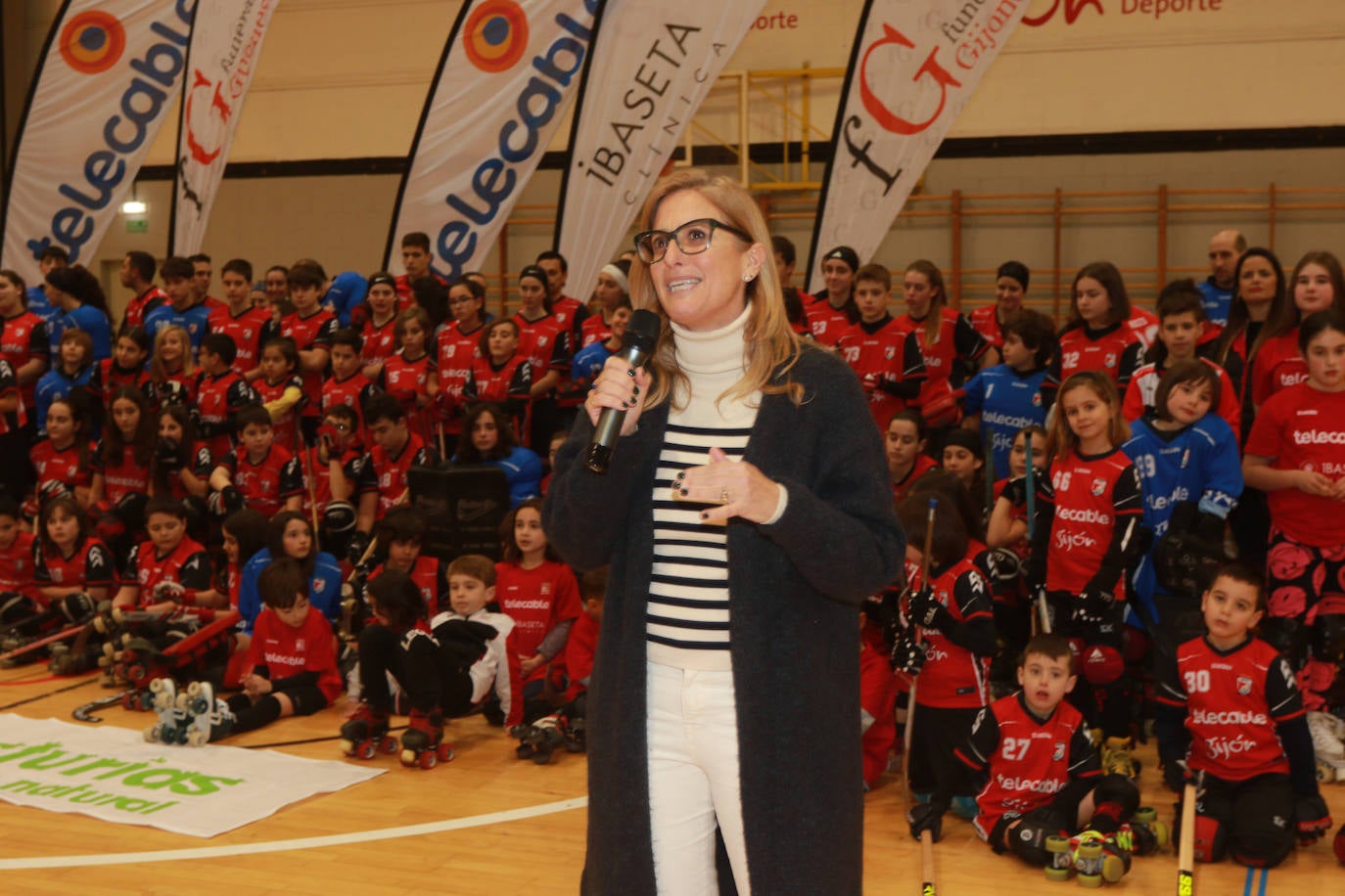 Así ha sido la presentación de equipos del Telecable en el pabellón Mata-Jove