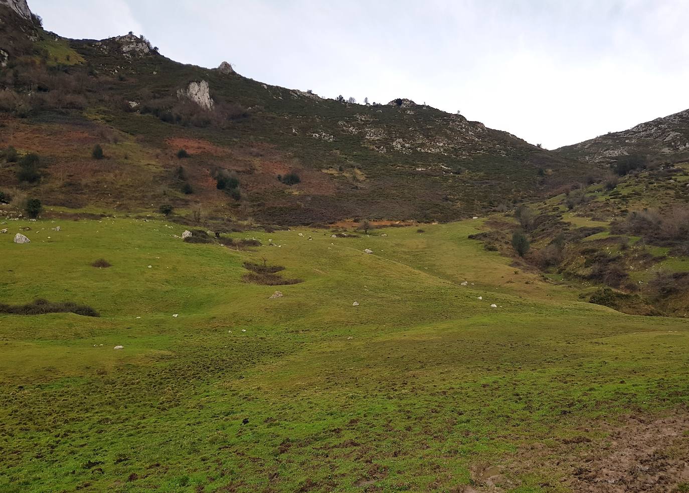 Cantu les Bobies, última majada antes de conquistar el collado pan la Forca que da acceso a las laderas de la Mostayal