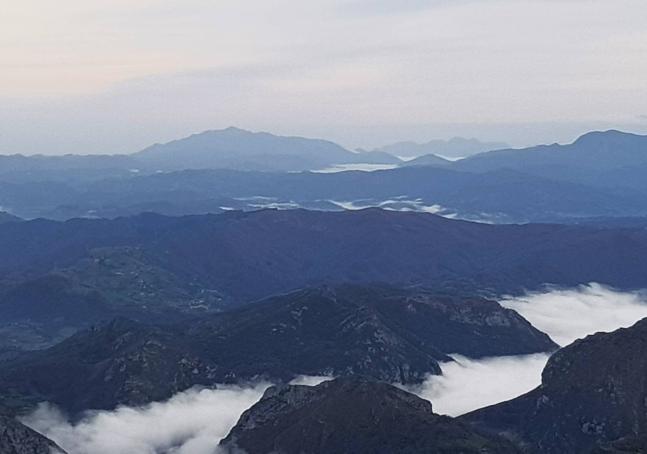 Vistas hacia la sierra del Sueve