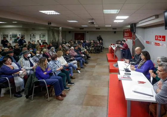 Asamblea del PSOE celebrada en la Casa del Pueblo de Gijón.