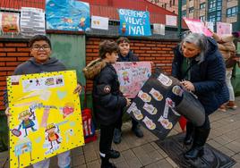 Los alumnos del Rey Pelayo se manifiestan para «poder volver al colegio»