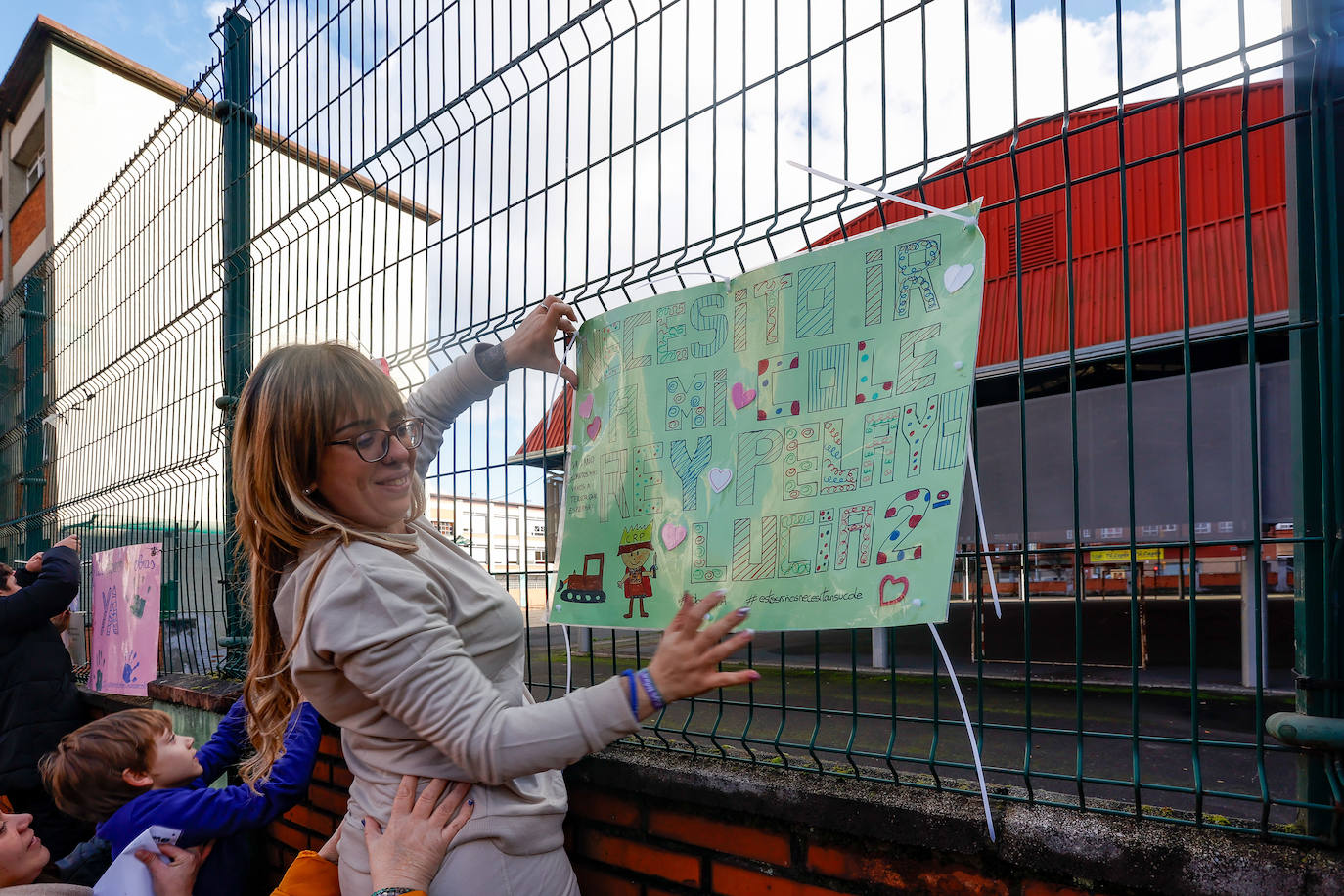 Los alumnos del Rey Pelayo se manifiestan para «poder volver al colegio»