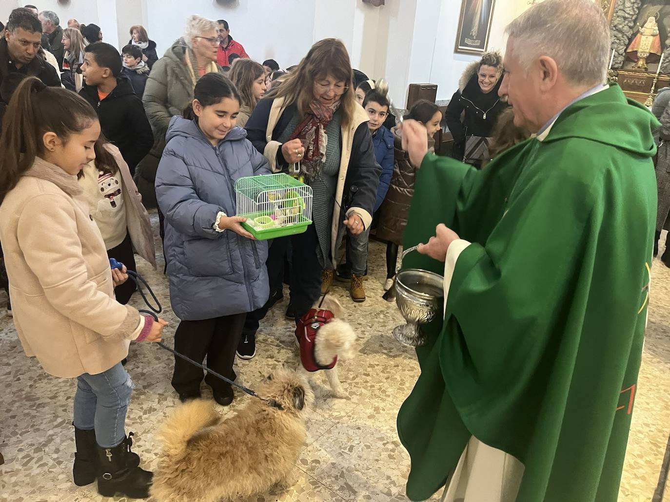 Lugones bendice a sus mascotas