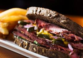 Pastrami, un festival de placer carnívoro entre dos rebanadas de pan