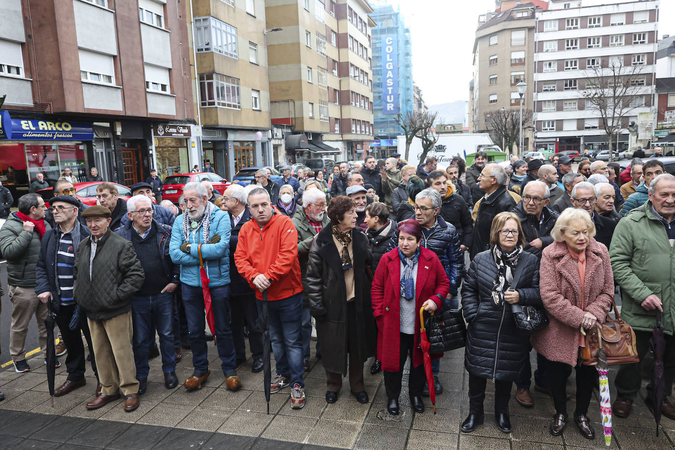 Multitudinario y emotivo adiós a Anita Sirgo, referente de la lucha obrera