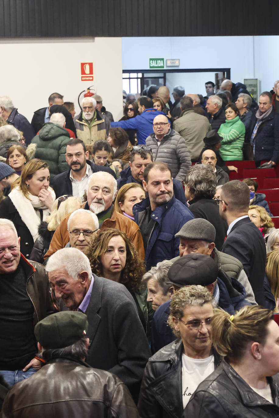 Multitudinario y emotivo adiós a Anita Sirgo, referente de la lucha obrera