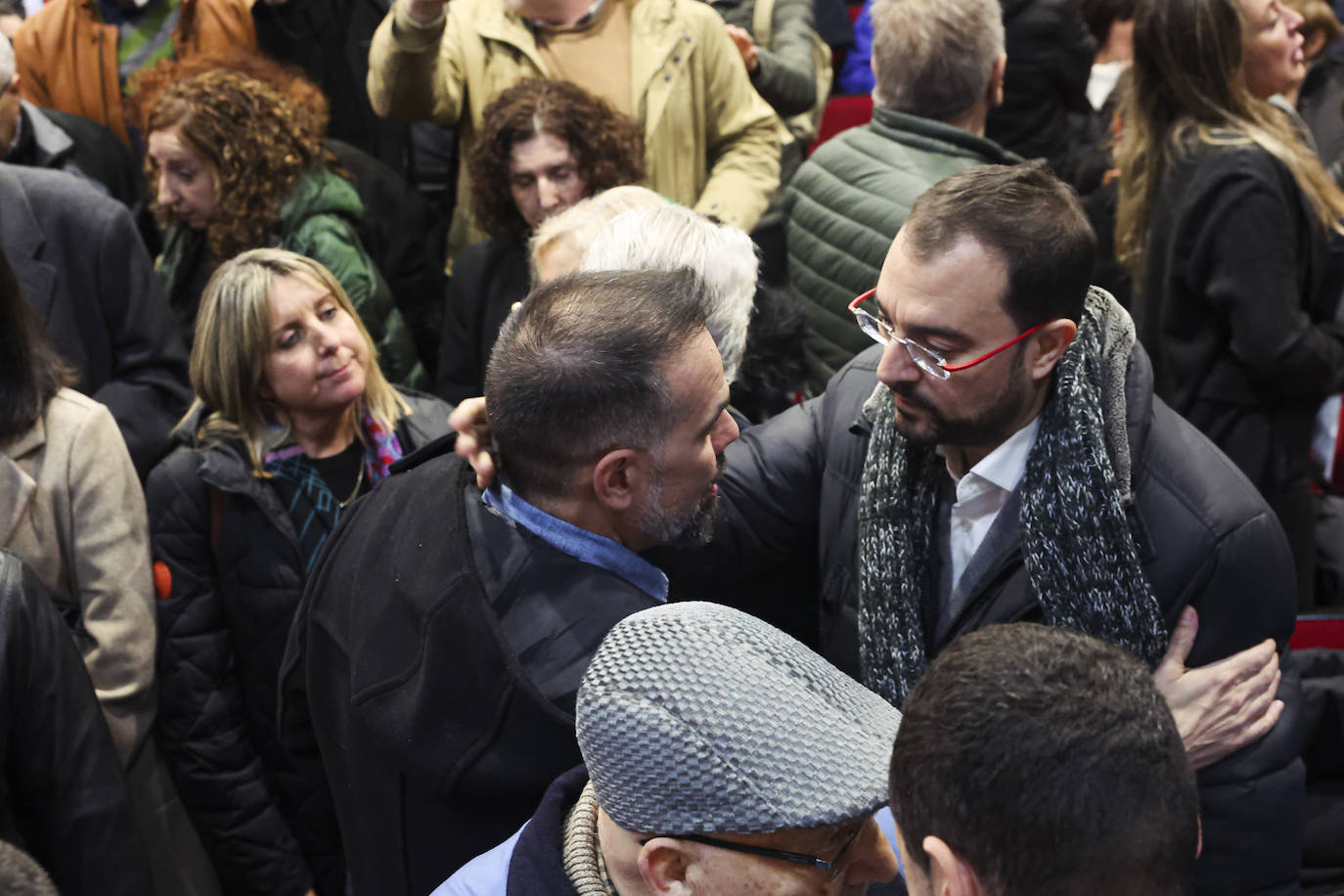 Multitudinario y emotivo adiós a Anita Sirgo, referente de la lucha obrera