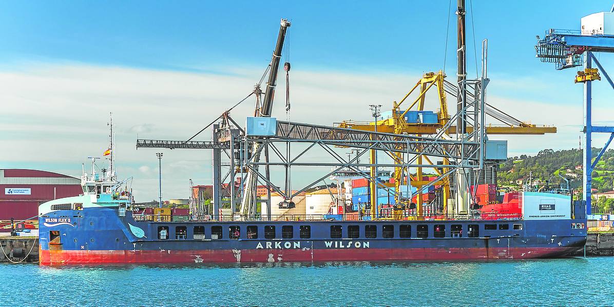 Embarque de la pasarela en el 'Wilson Flex II', el pasado 6 de noviembre.