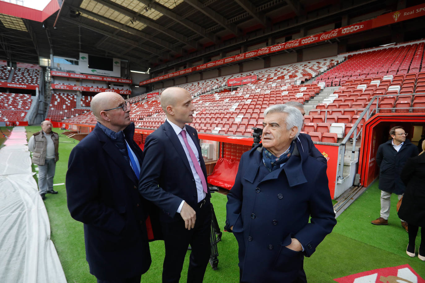 Pedro Rocha visita las instalaciones de El Molinón