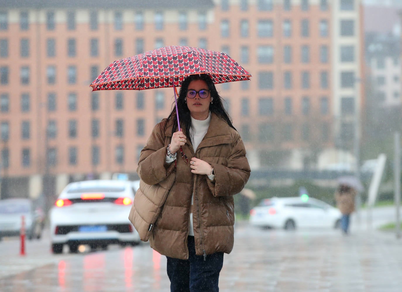 La borrasca &#039;Irene&#039; llena de paraguas Asturias