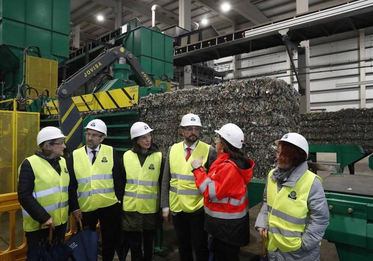 Visita inaugural a la nueva planta de tratamiento de la fracción resto de Cogersa.